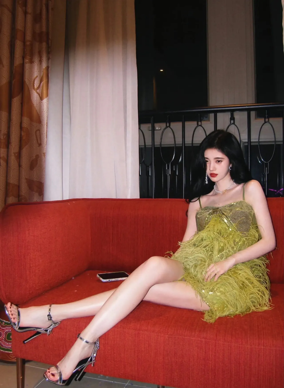 鞠婧祎这个身材比例真的很好,虽然个子不高,但胜在腿长.#鞠婧祎