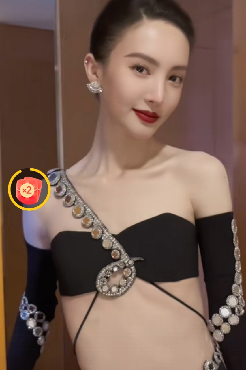 金晨微博之夜造型[左捂脸]#金晨