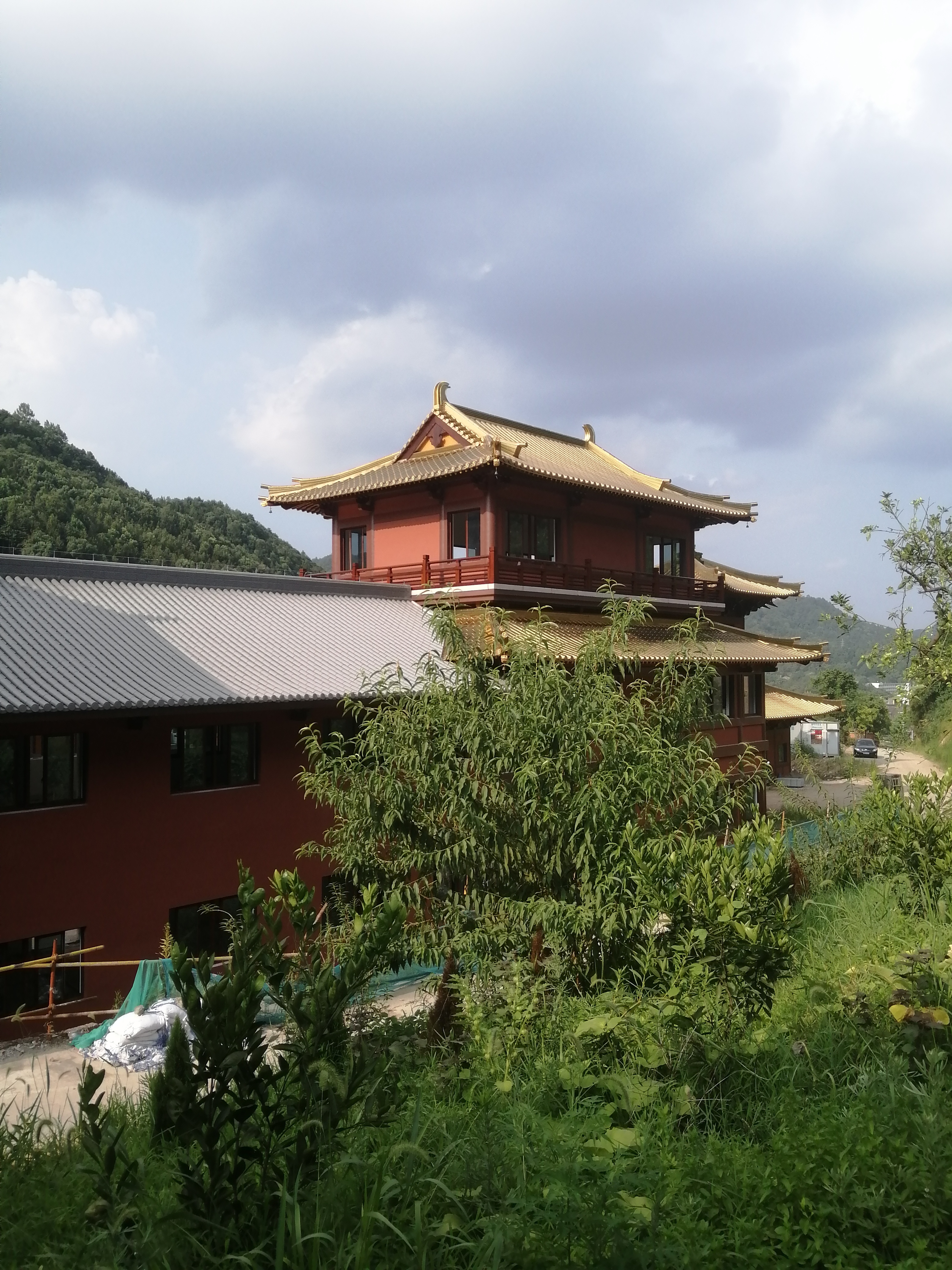 多和自己竞争,少与别人争抢,常常只会把眼光向外