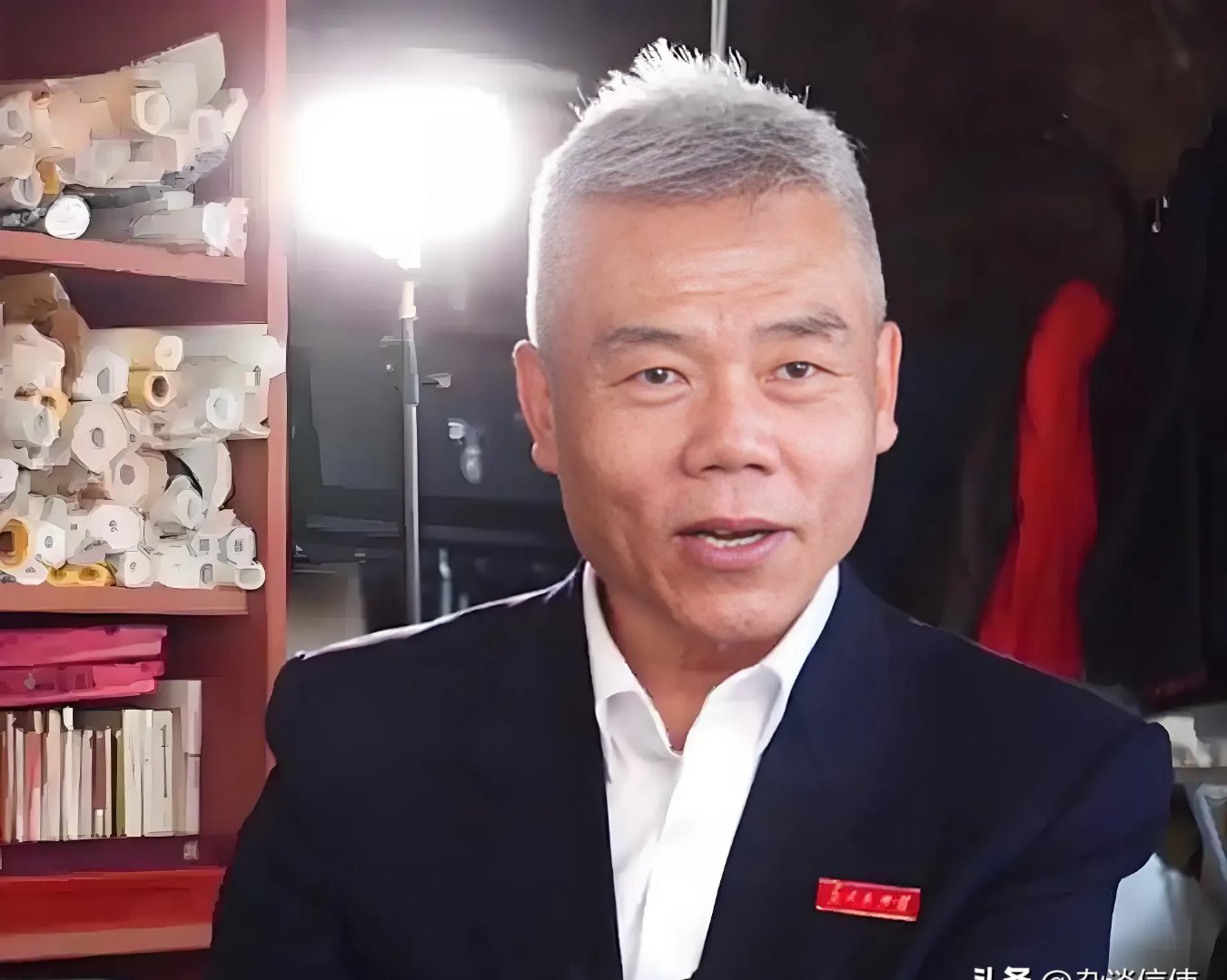 司马南,原名于力,今年69岁,黑龙江人,祖籍山东,曾以反对迷信,揭露气功