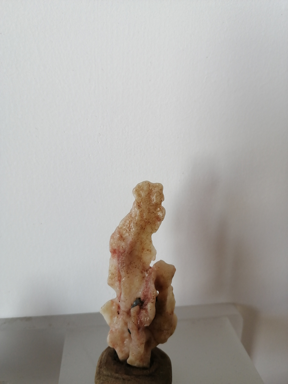 是一个古代的老者很谦虚的样子,另一方是一条龙新疆黑风凌石,反正我不