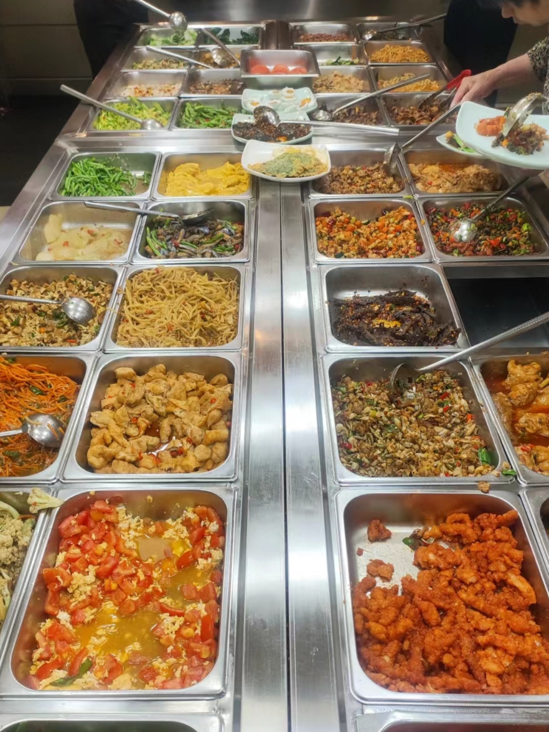 难道是食堂阿姨的"手抖"毛病仍未痊愈?
