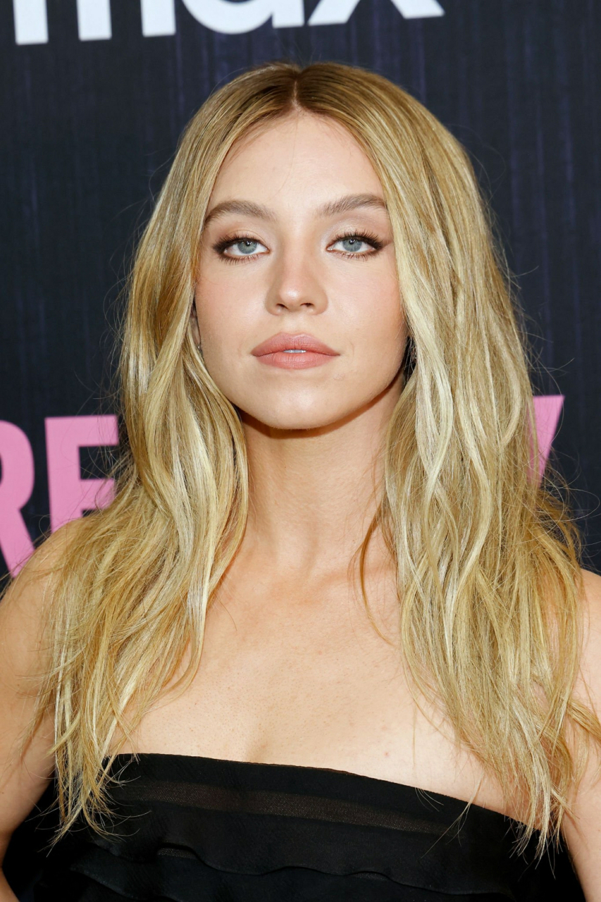 悉尼妹sydney sweeney亮相电影告密者纽约首映礼.太好看了太好看了.