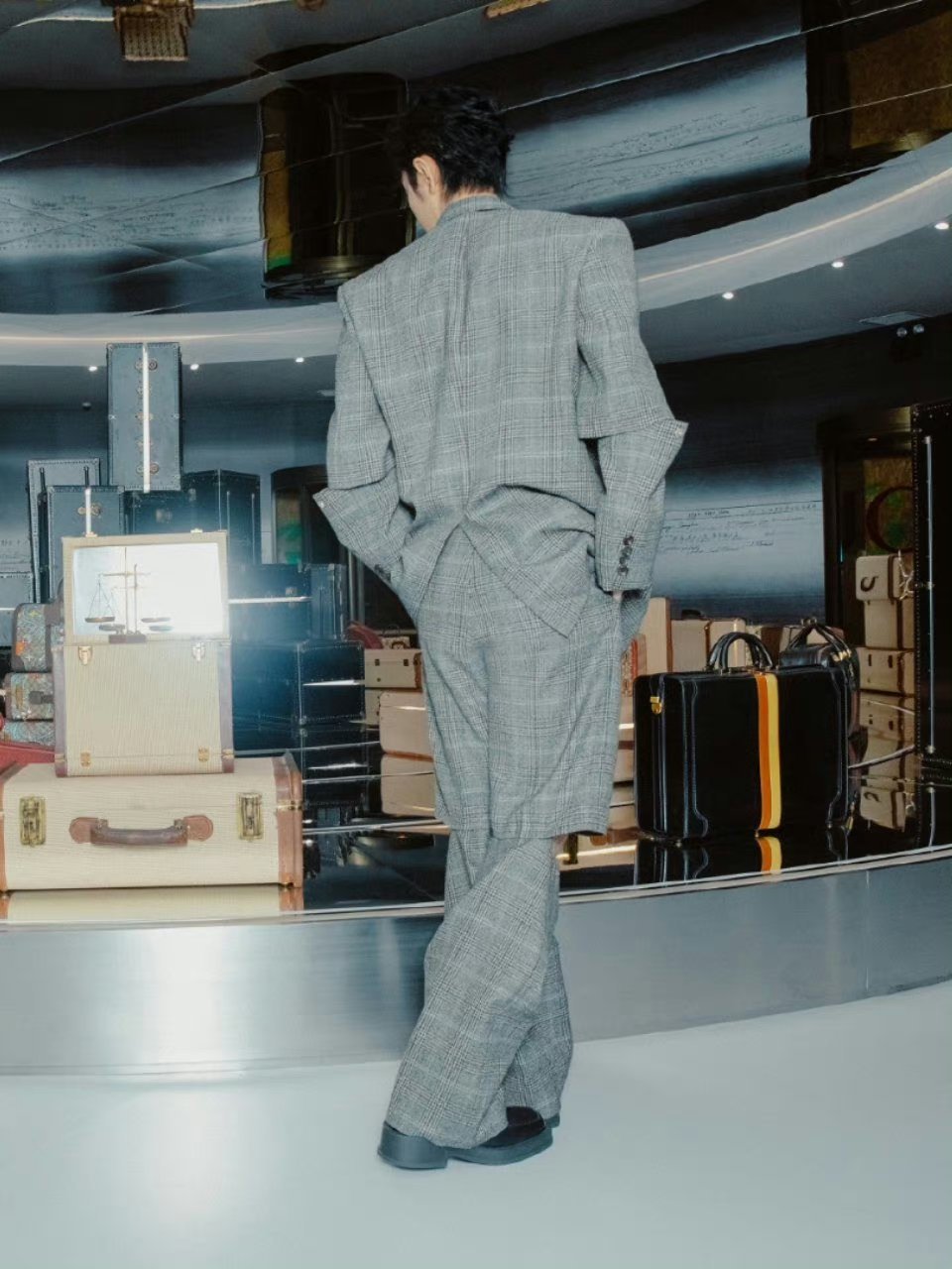 就看背影也是独一无二  #肖战