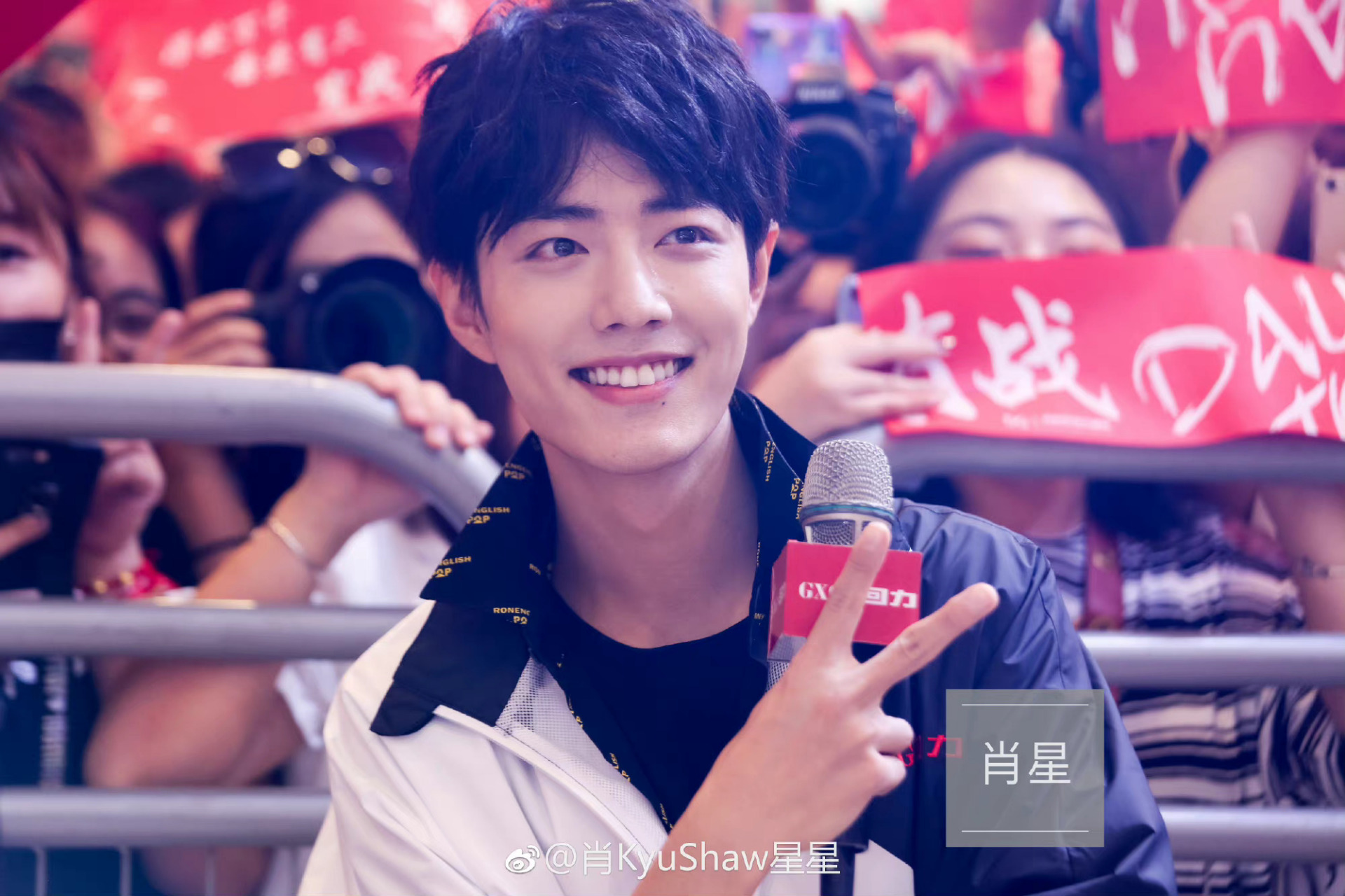 甜甜的回力战 我们看见最甜的笑容一定是来自你 当你的笑容绽开 这