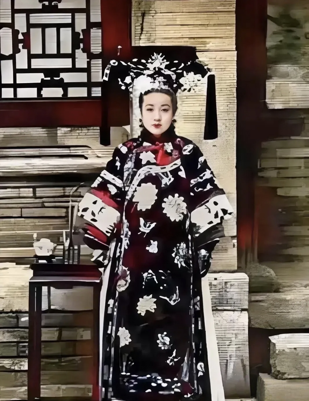 这是光绪皇帝的妃子珍妃的一张照片