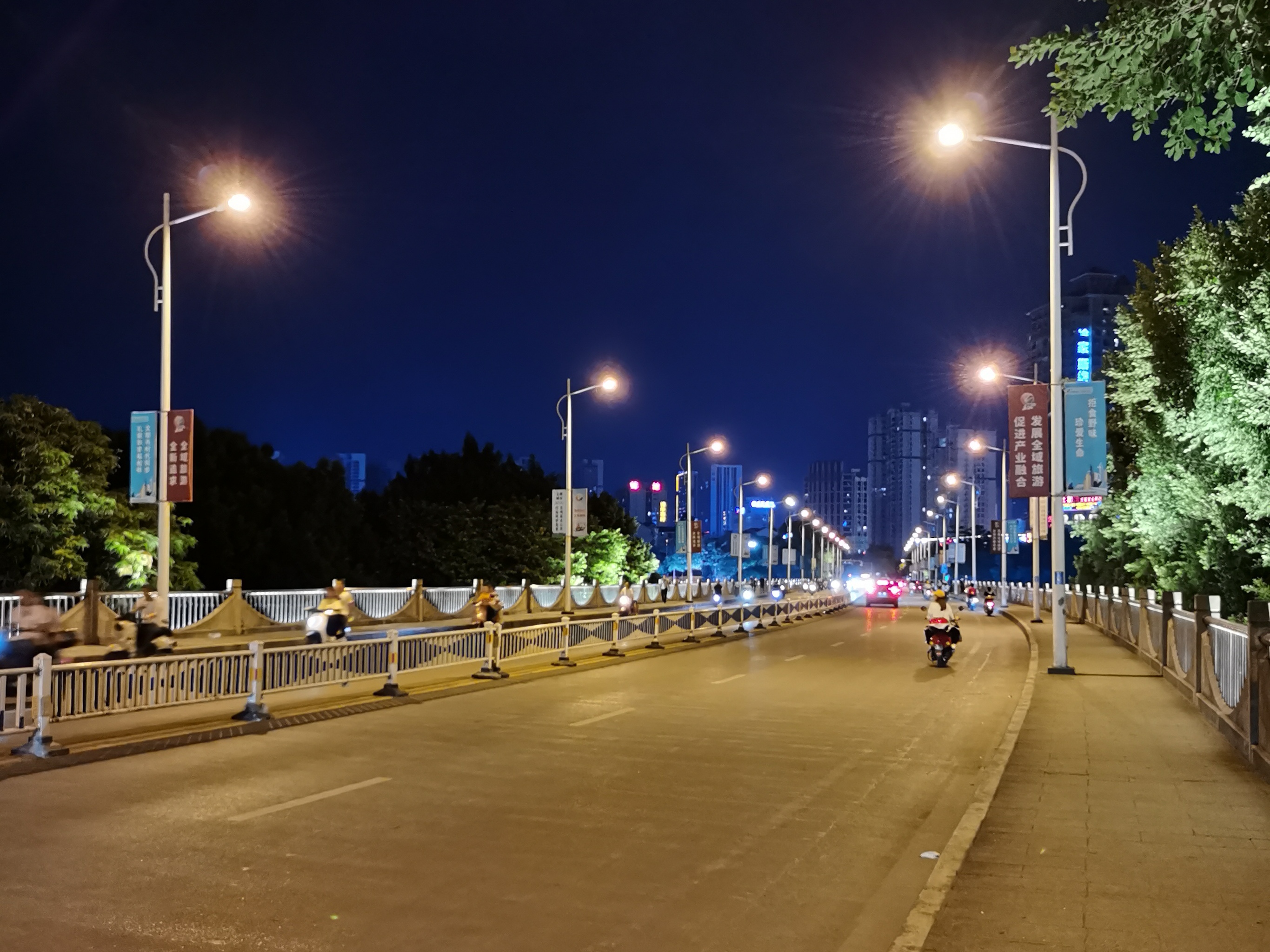 摄影爱好者联盟# 我镜头下的百色市夜景之美