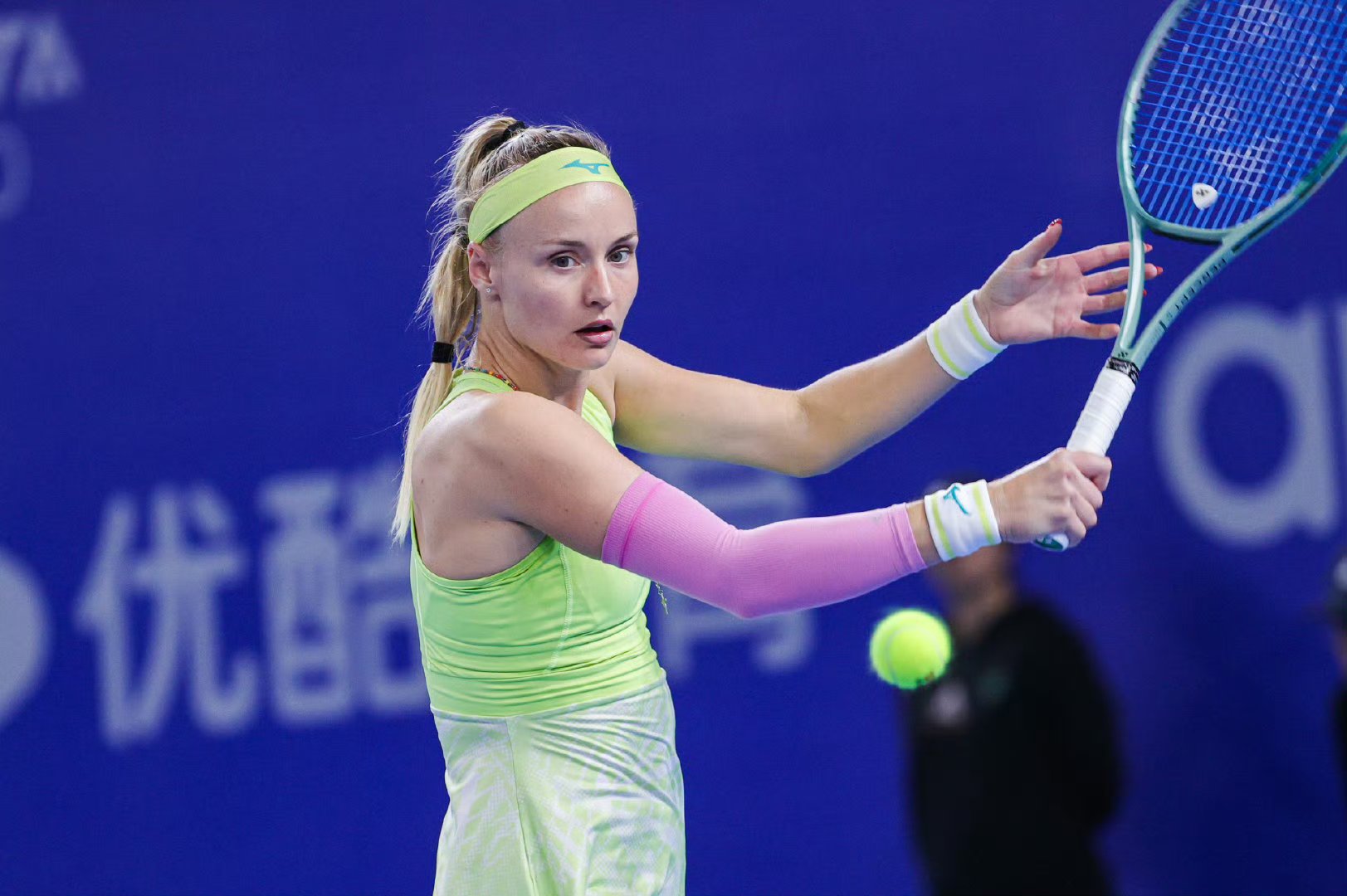 斯拉姆科娃下轮再度对阵韦思佳,双方在上周广网有过一次交锋,当时