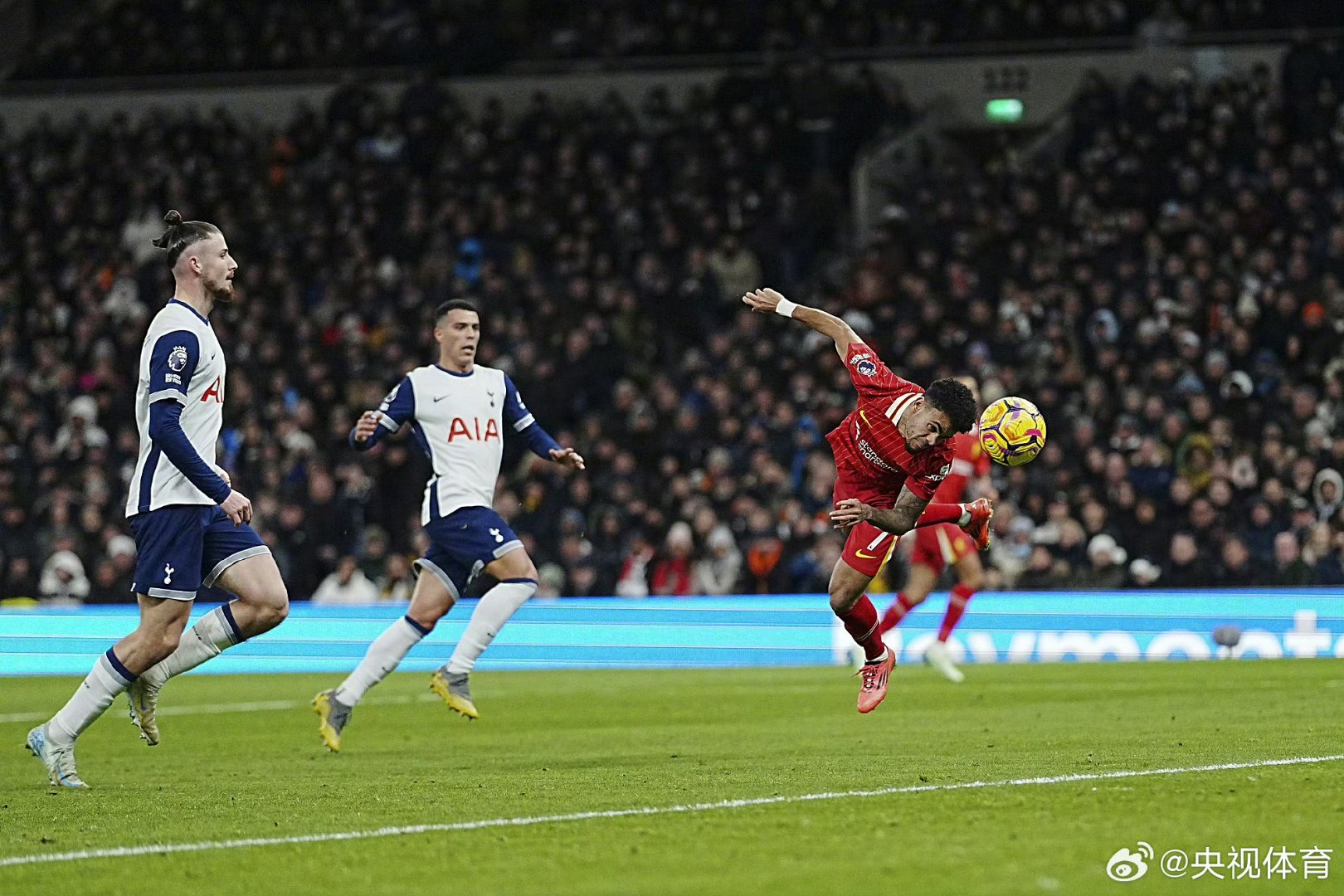 热刺主场失利，英格兰足球联赛冠军梦破碎！