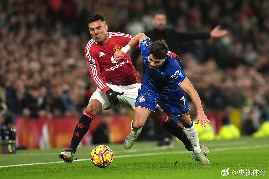 曼联球队惜败，止步八强比赛
