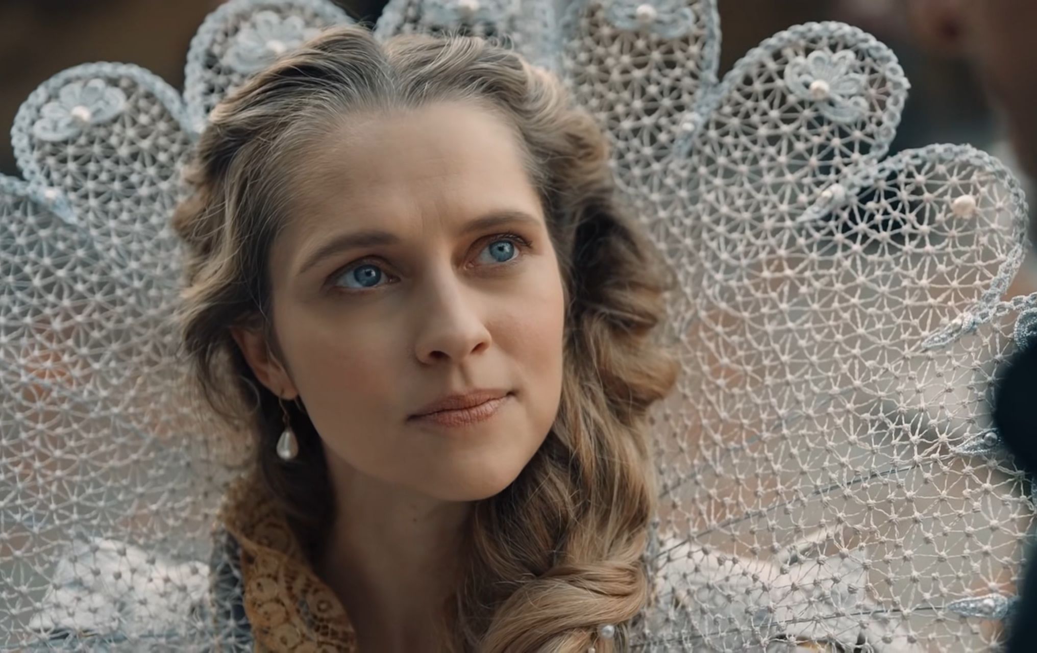 英剧《发现女巫》,超越了时间,超越了物种之恋,戴安娜真的太美了!