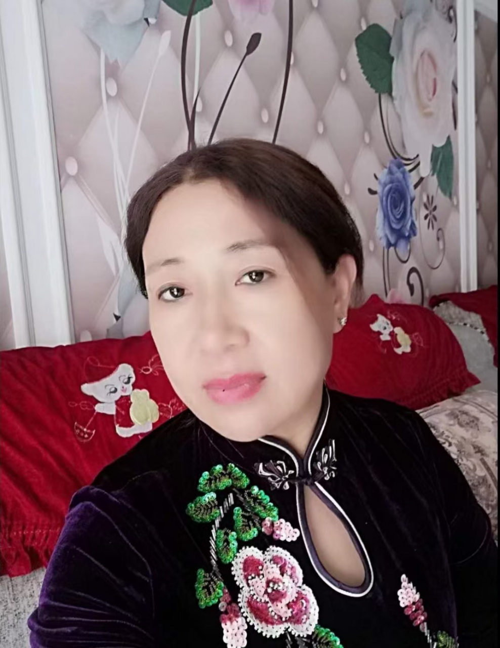 女士征婚信息发布   (本人自述)我是河北保定人,今年52岁,属鸡的,身高