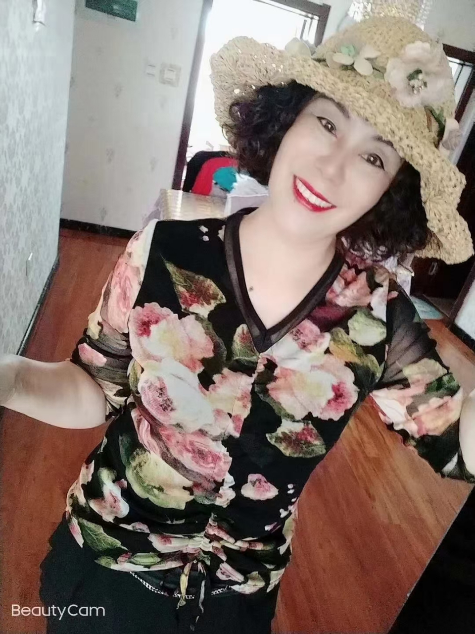 女士征婚信息发布   (本人自述)我是辽宁盘锦的,64年生人,在辽河油田