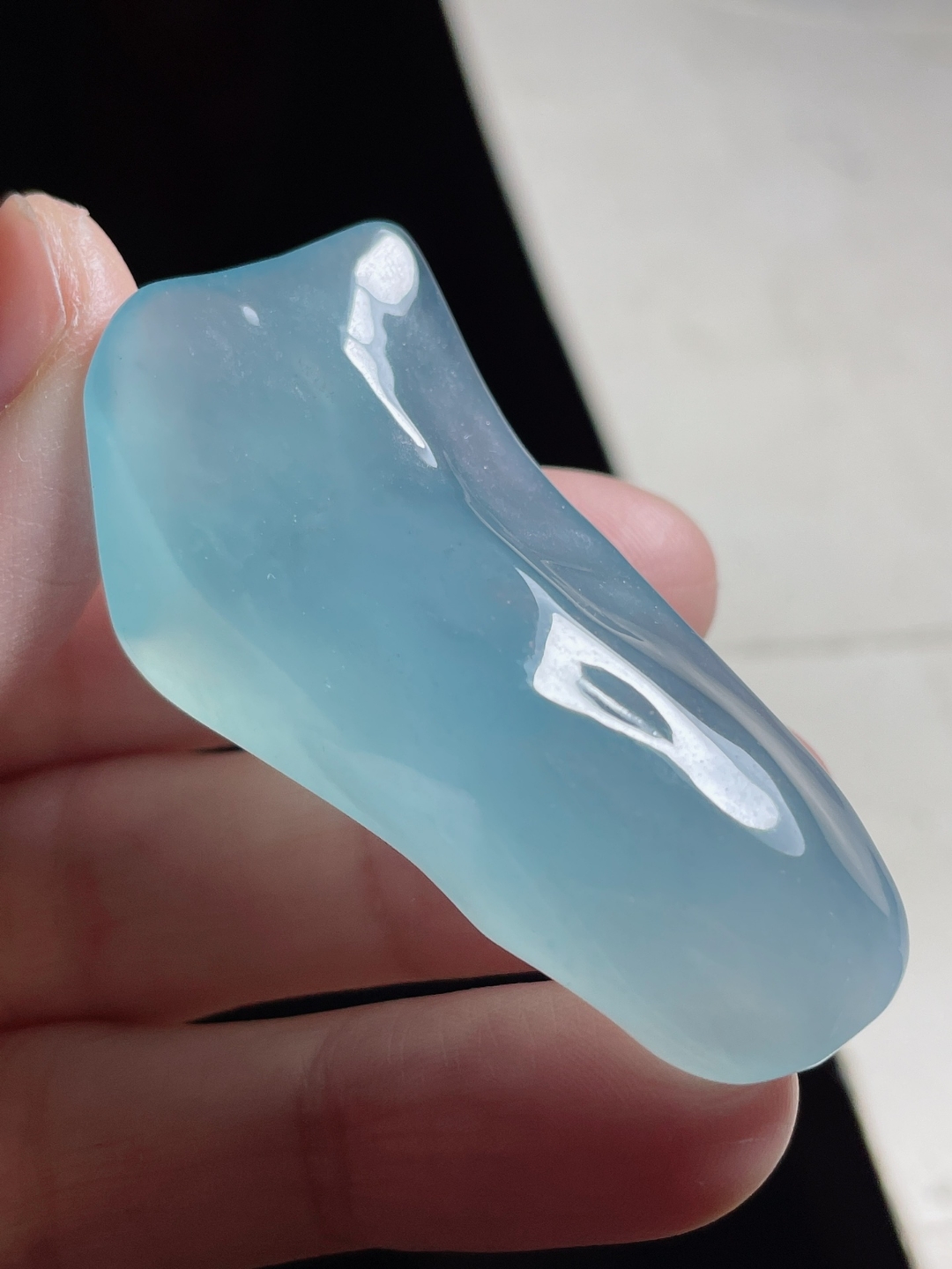 正冰蓝果冻料,超漂亮的天空蓝,底子纯净,杠杠哒,尺寸50-24-14.