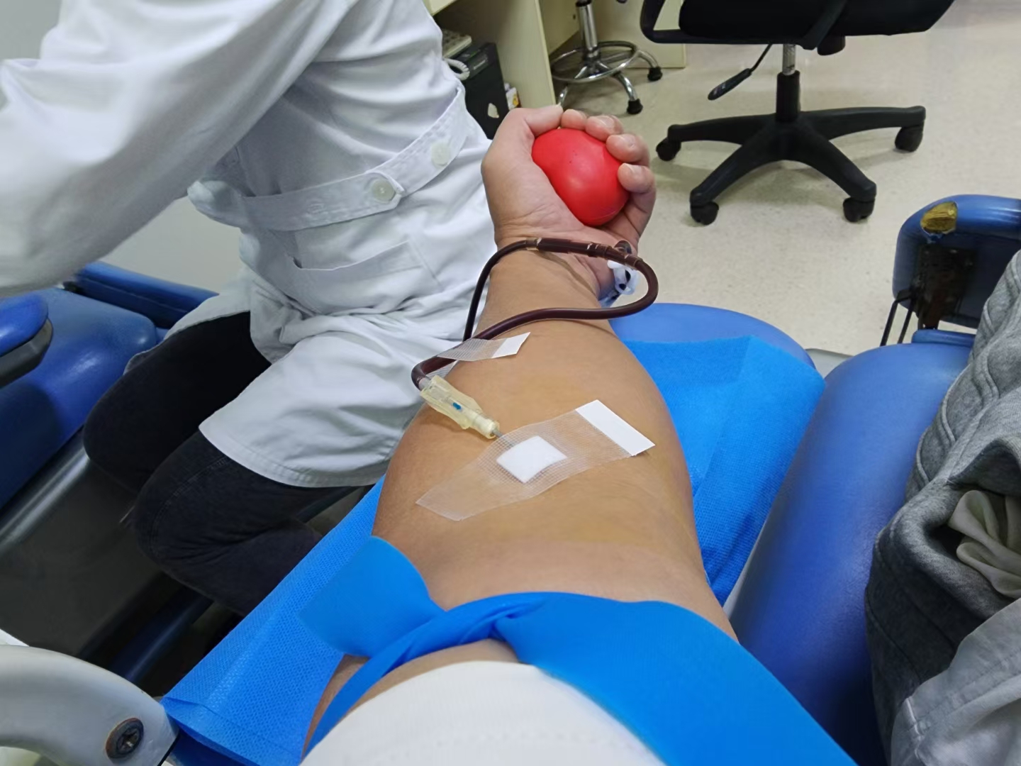 麋角初分风解脱,山泉渐动水甘醇. 寒心只道能生病,热血应怜可活人