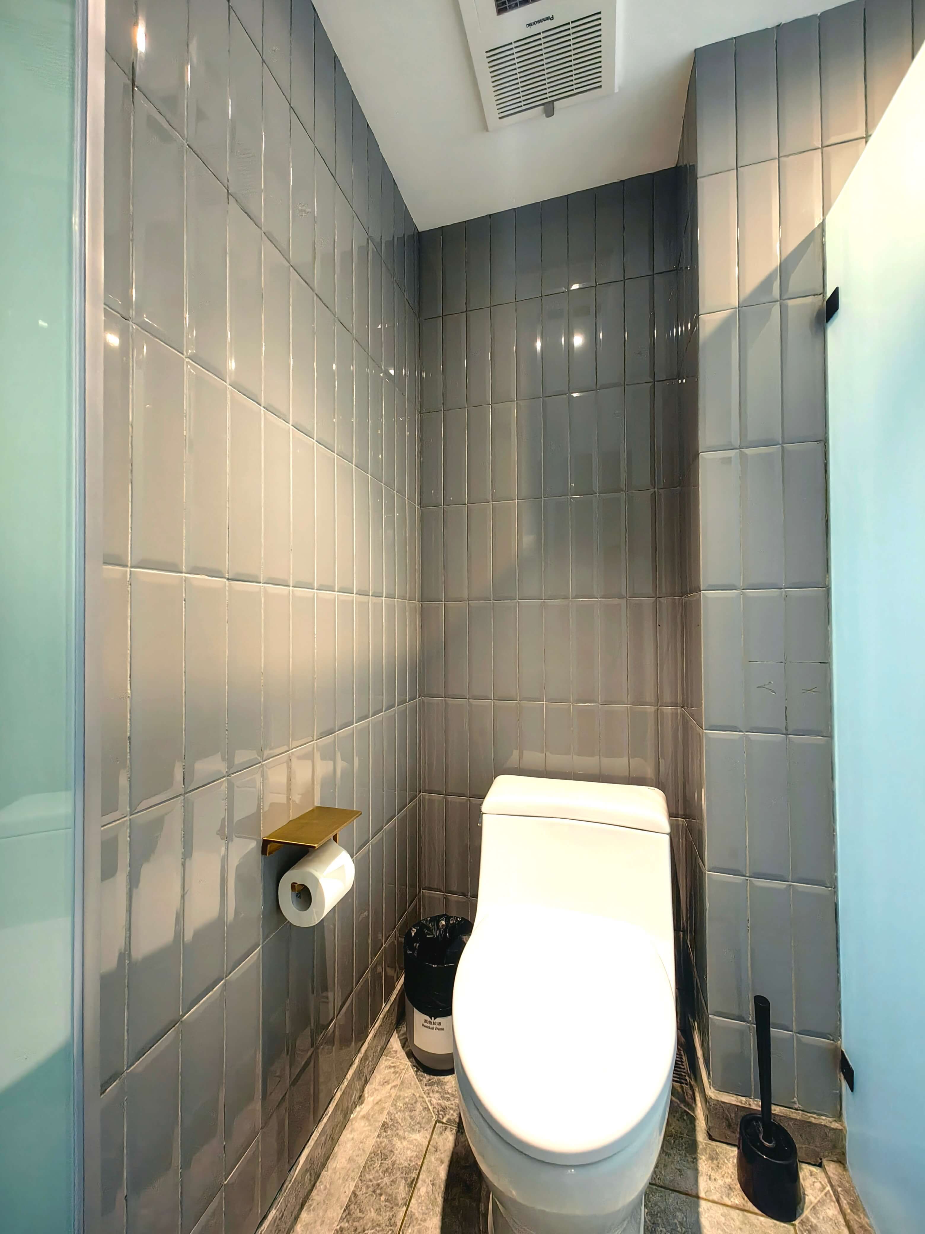 东四78号院精品公寓开间,免费使用健身会所及公区设施;入住时提供免费