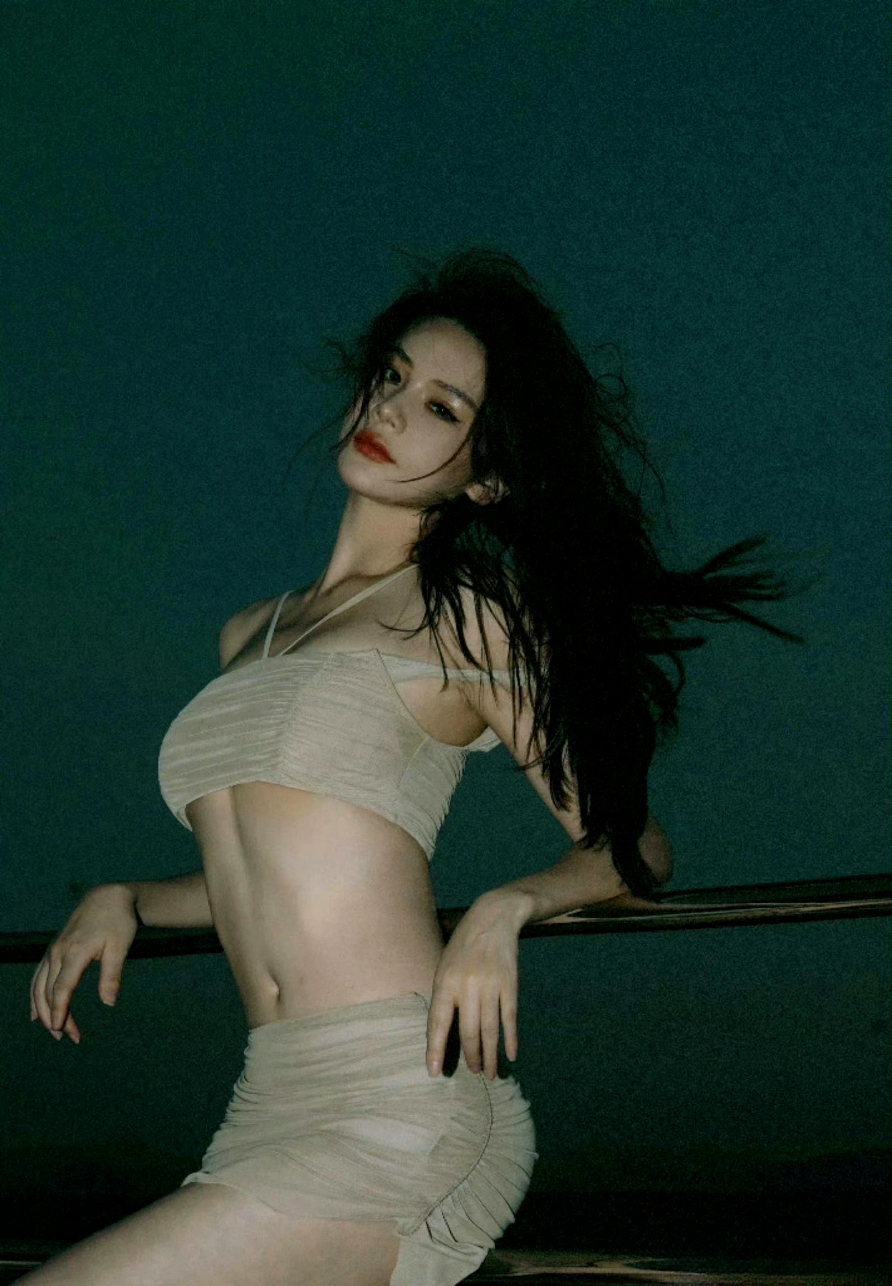 邱意浓,名字很有诗意,长得漂亮,身材也很棒. 咋就火不起来呢?