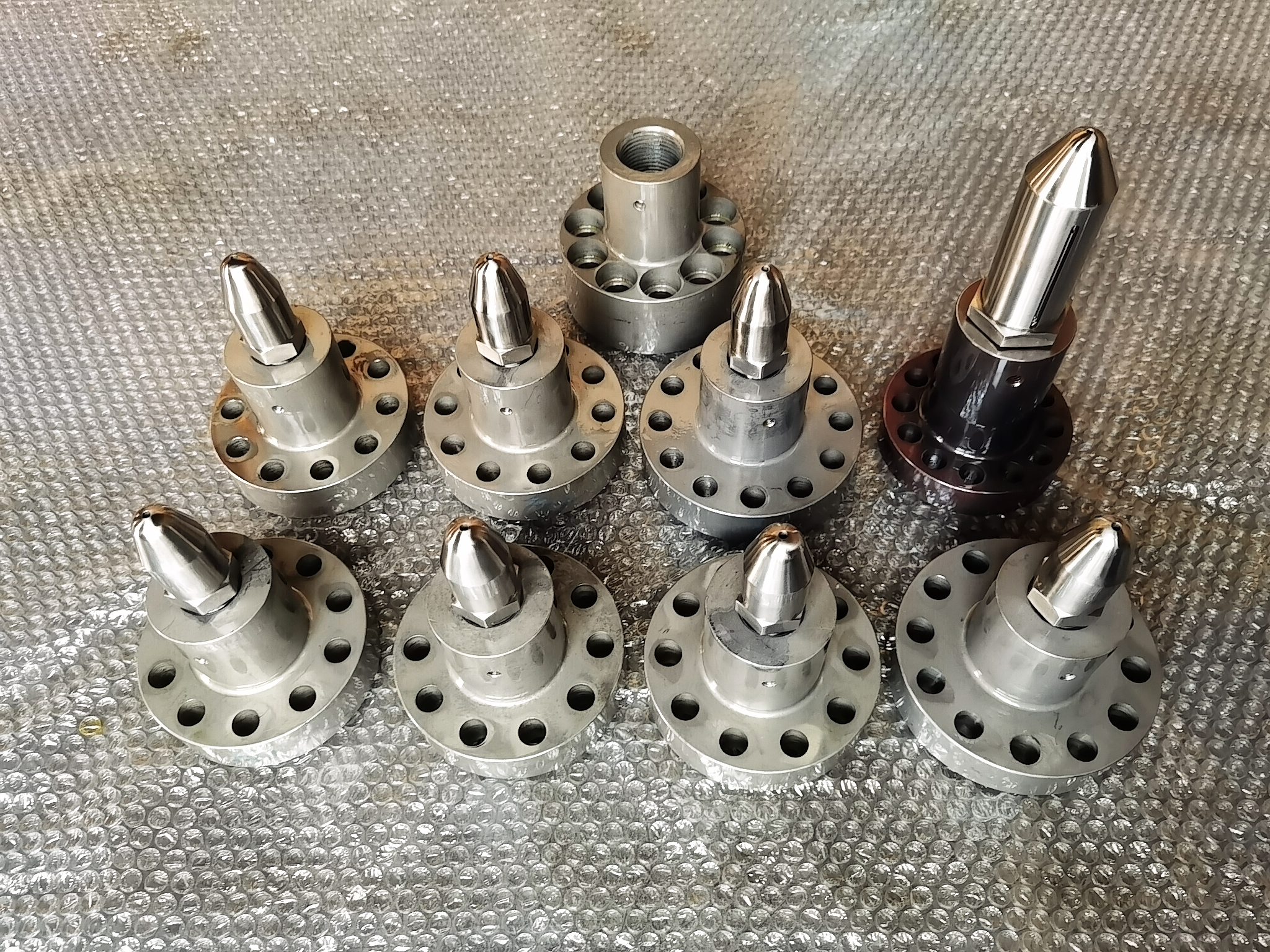 注塑机螺杆炮筒准备发货