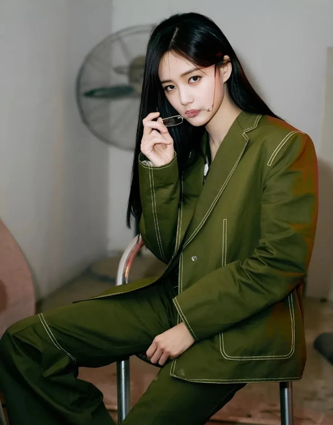 李一桐高清美图分享,笑容甜美,颜值出众