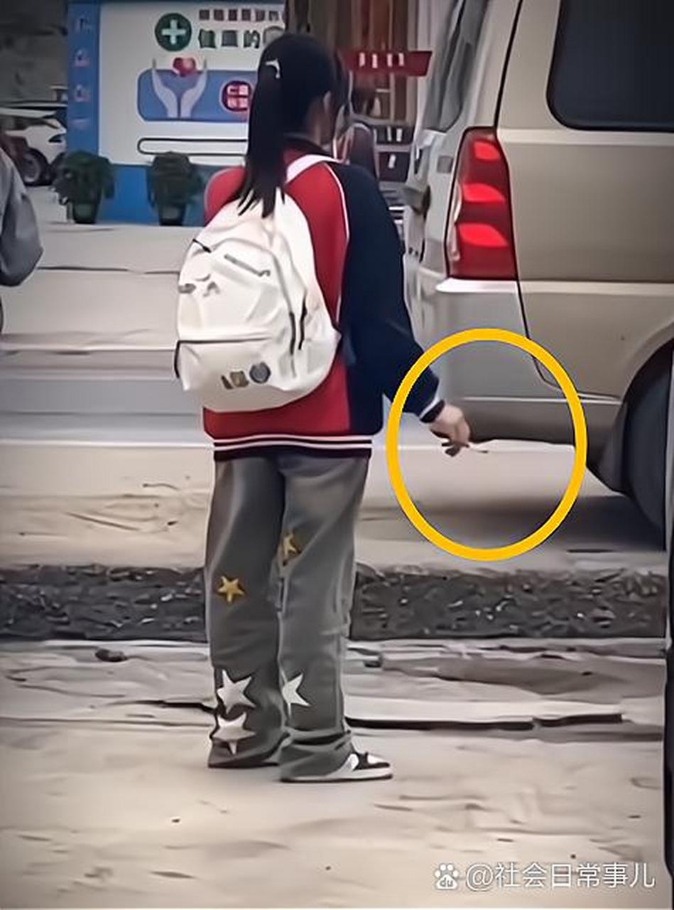 公共场合也会忍住不抽烟的.