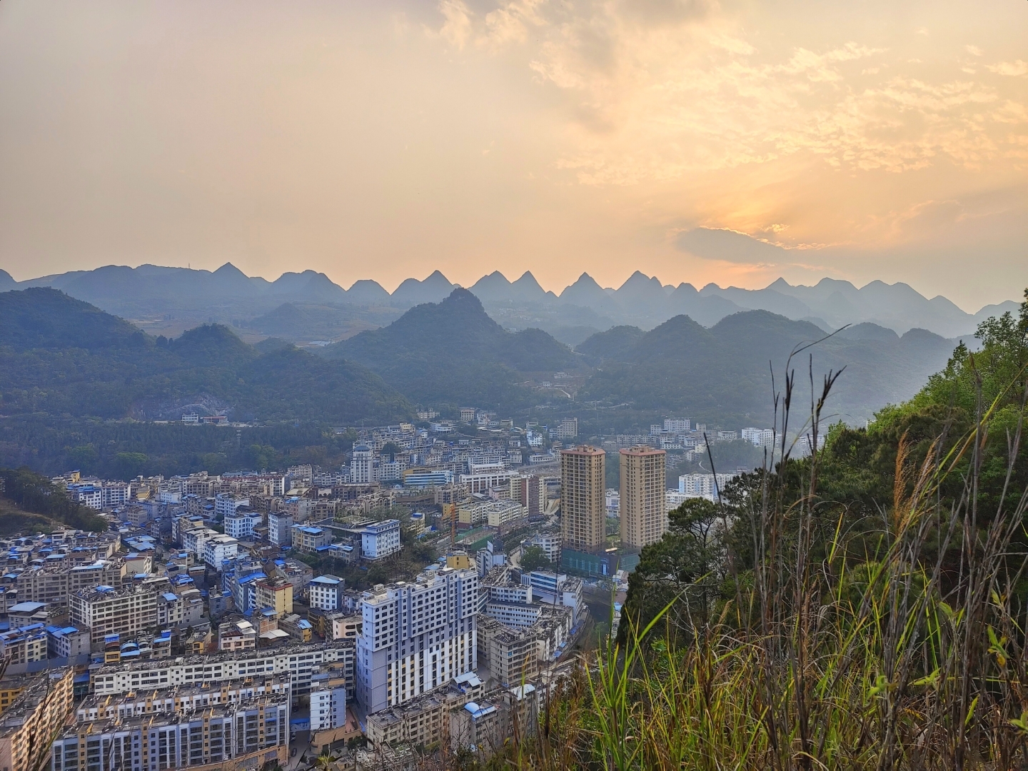 麻栗坡大王岩图片