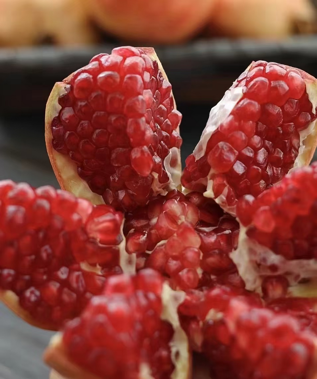 大凉山软籽石榴熟了 批量上市 秋天里的鲜艳夺目