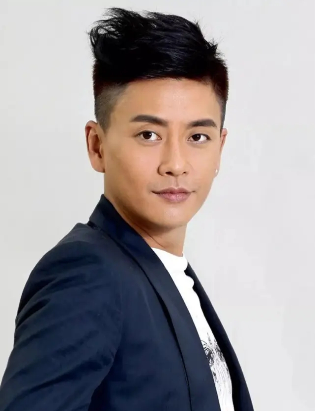 《法证先锋5》正在热播,剧情不错,演员好歹也有黄宗泽这个脸熟,我也