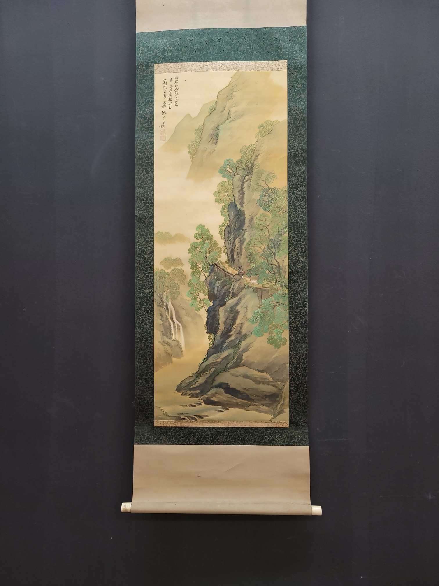 张大千 精品绢本人物山水立轴 画心尺寸42x109.5cm