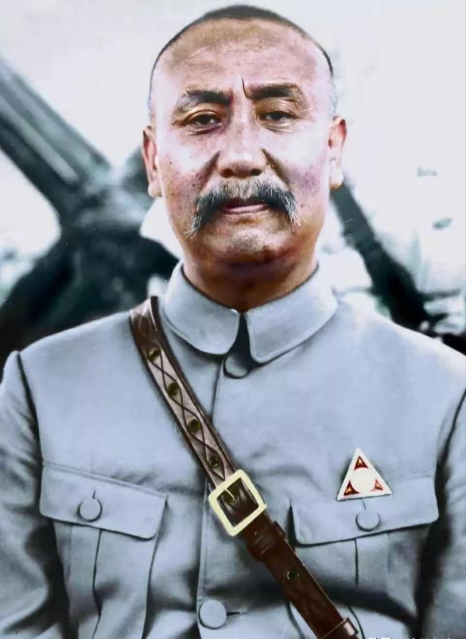 抗战一结束,阎锡山马上开始扩军