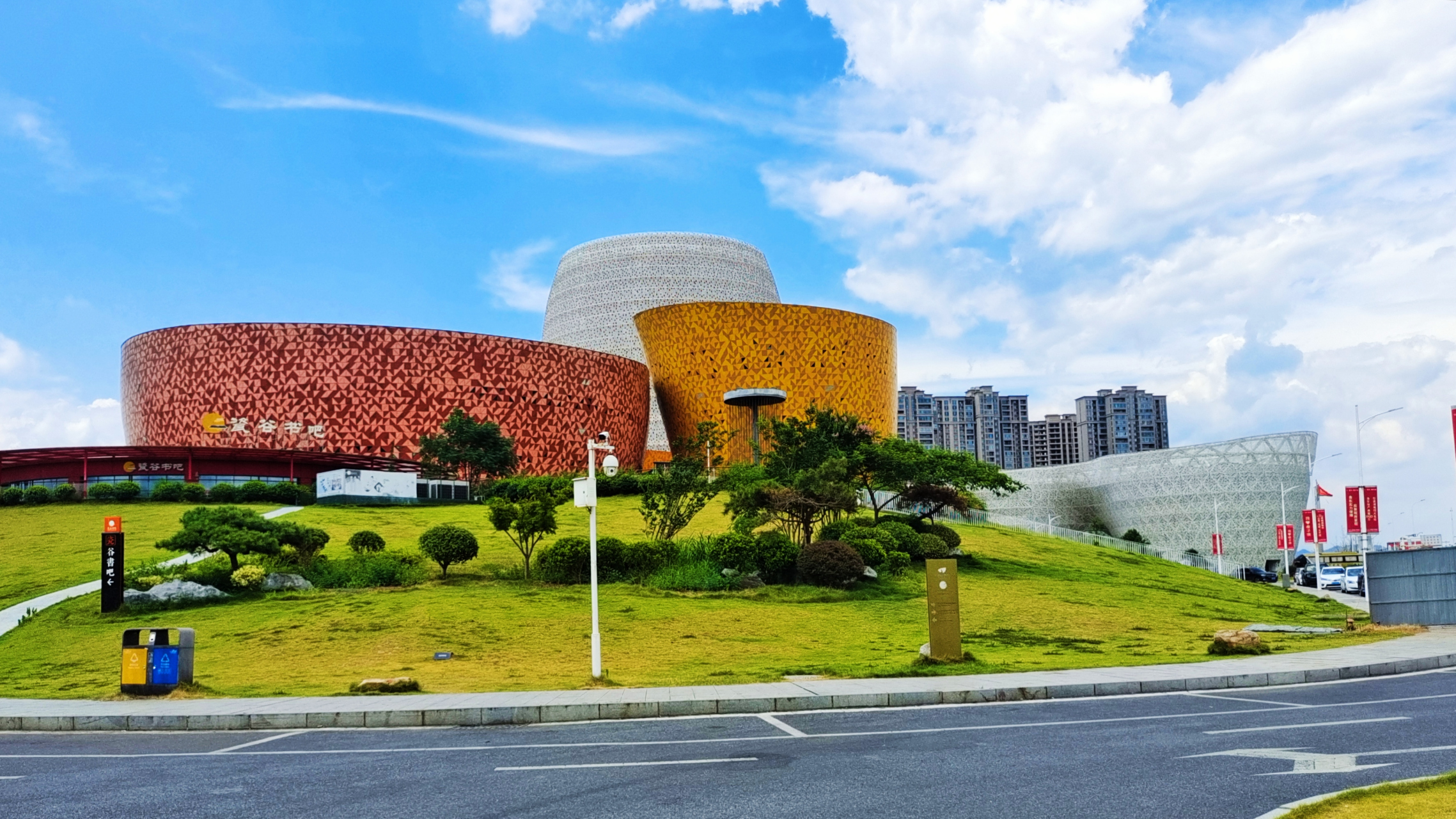 ​ ​醴陵是湖南省, ​除长沙市属三市之外的, ​县级城市
