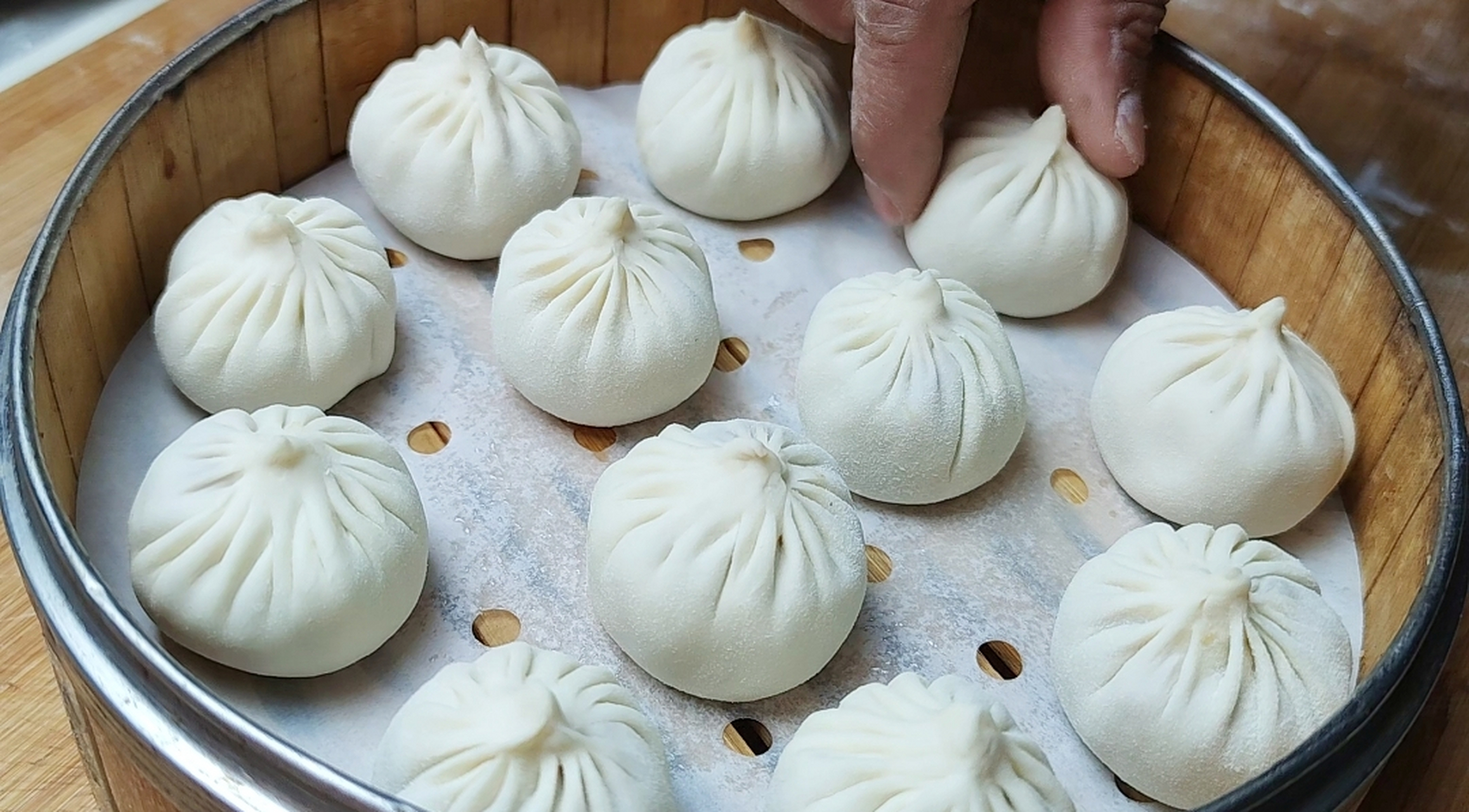速冻小笼包怎么和面才不会裂?下面几条请记好! 1.
