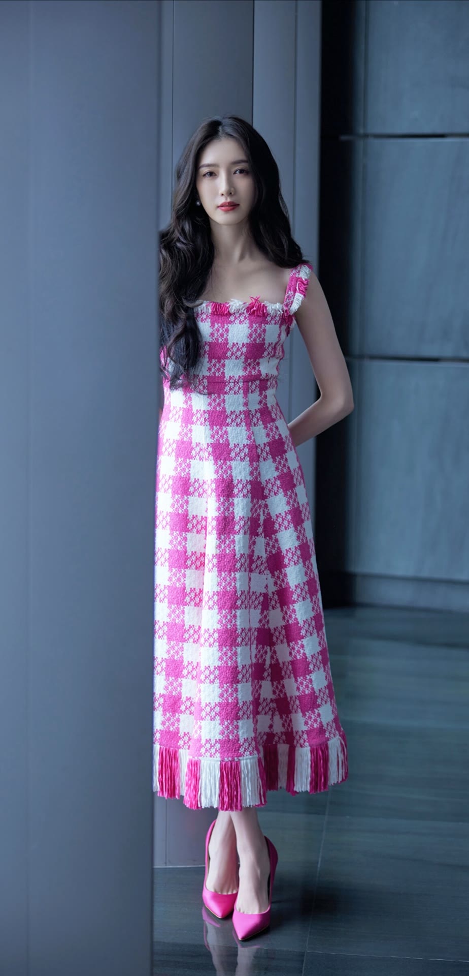 日常穿搭# 江疏影把这件裙子穿搭出了高级美感,这种色彩搭配应该是