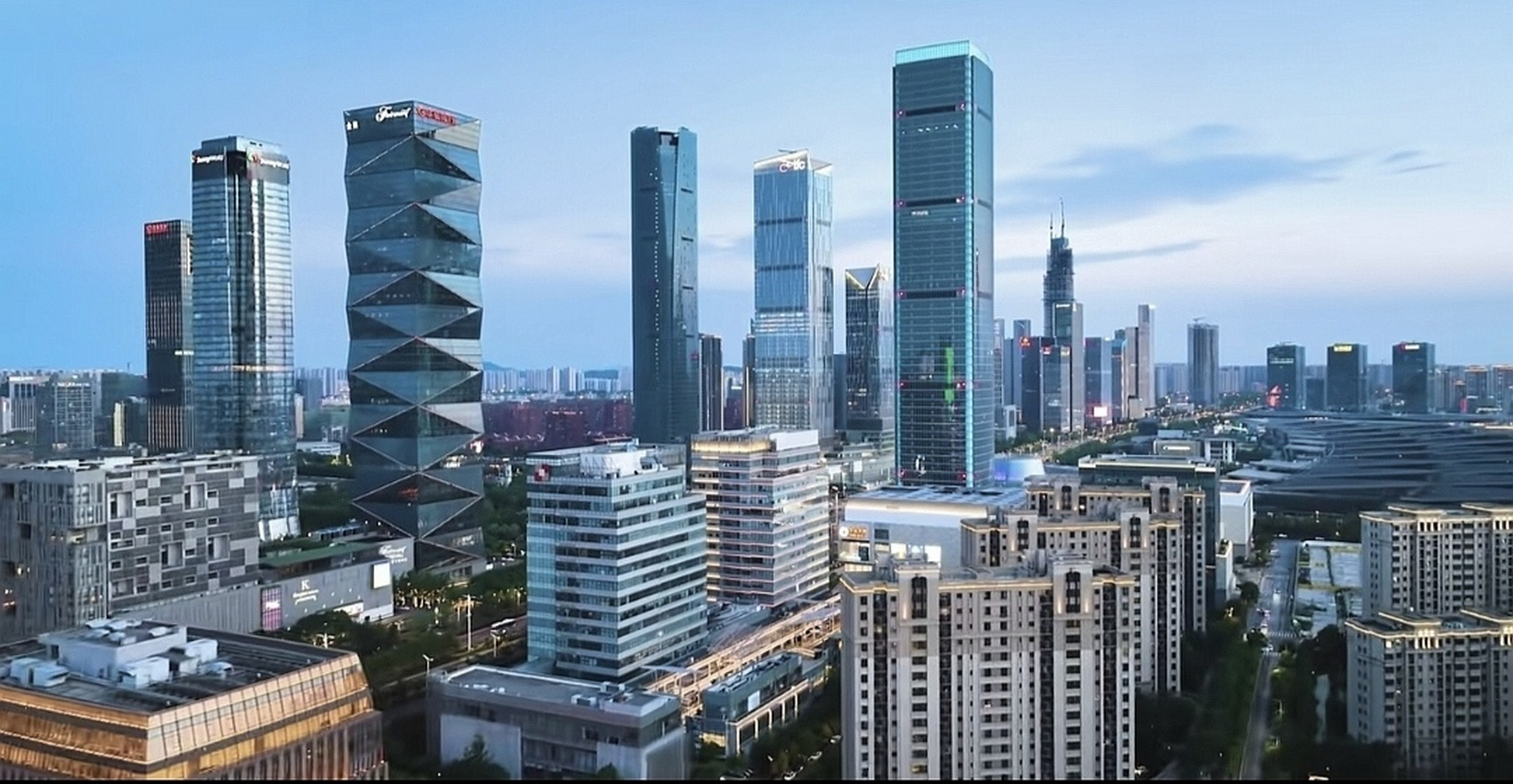 很多人对南京这座城市有误解,说南京没有大厂,要知道南京从来都不是走