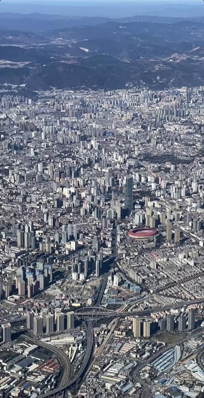 要我说昆明还是很有潜力的,西部第四座万亿城市肯定是他