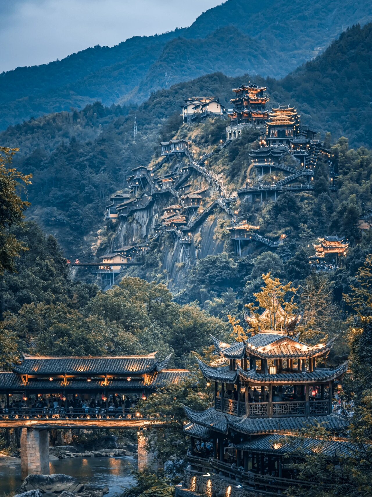 《望仙谷:仙侠世界的世外桃源》   地址:江西省上饶市广信区望仙乡望