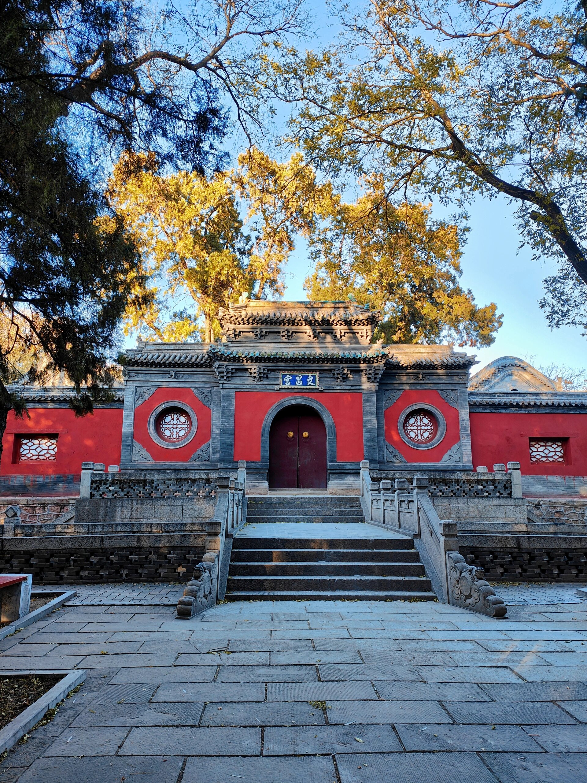 山西晋祠博物馆:领略千年古祠的魅力   地址:太原市晋源区晋祠镇