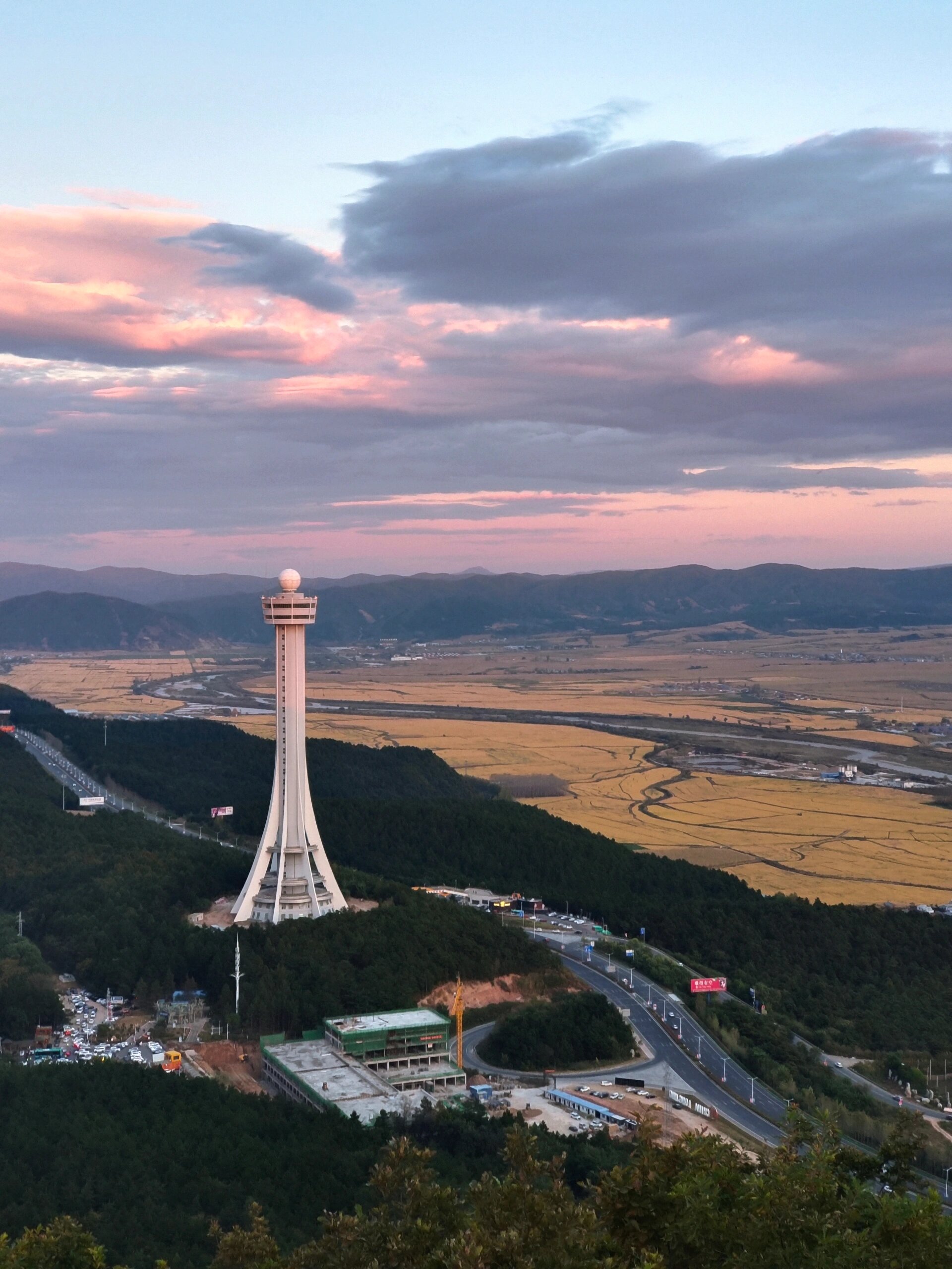 延吉帽儿山国家森林公园   地址:延吉市延龙路   开放时间:8:00