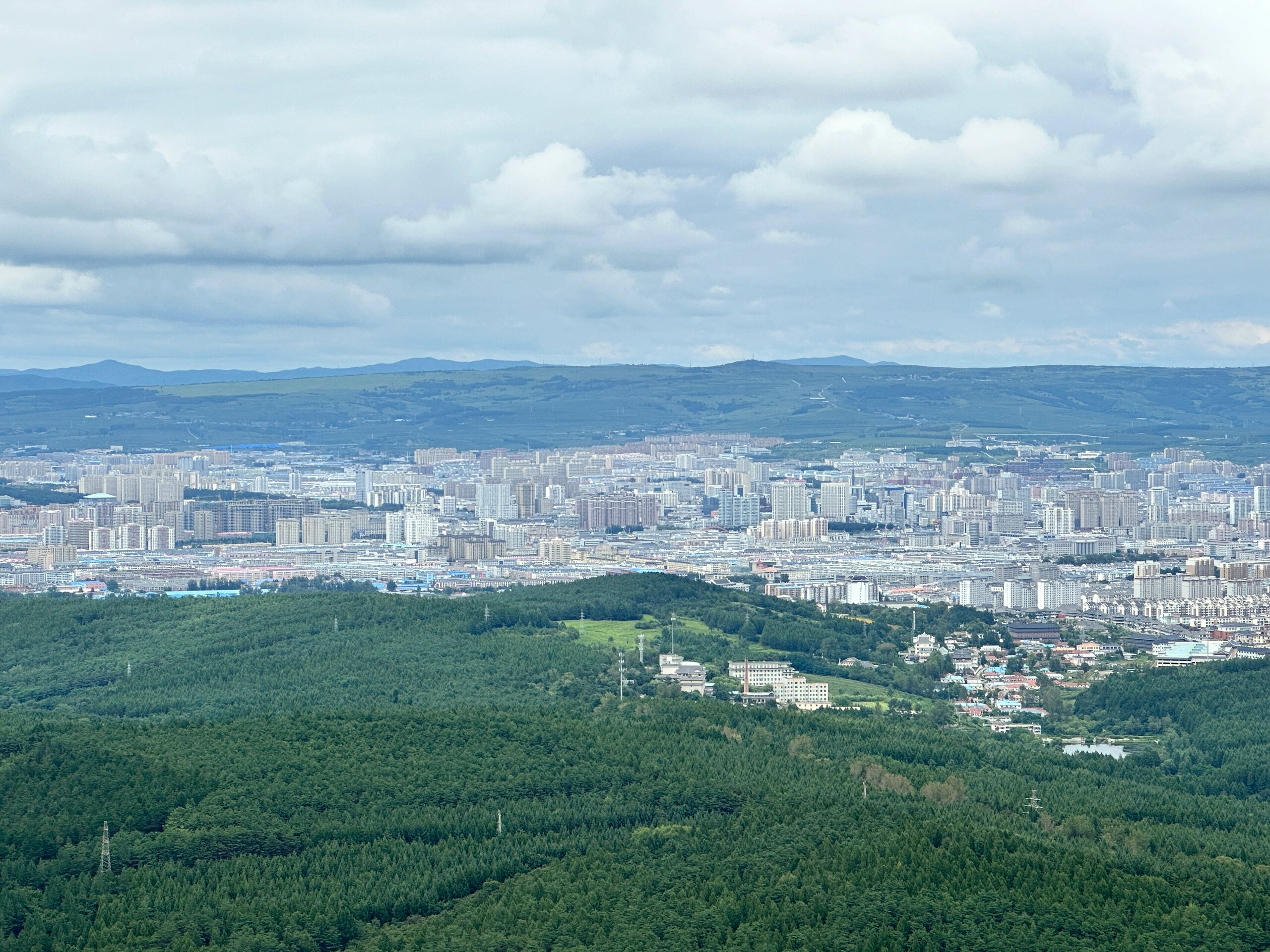 延吉帽儿山国家森林公园   地址:延吉市延龙路   开放时间:8:00-17:00
