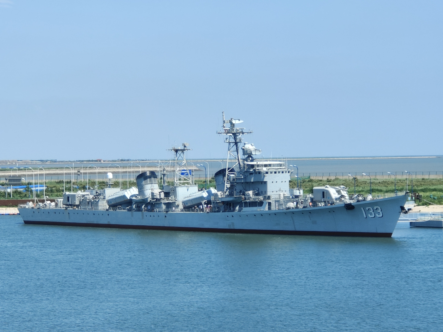 中国人民解放军海军 133舰 051级驱逐舰 该舰参加过拦截伏龙芝号的