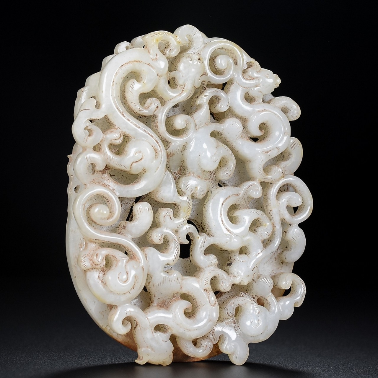 旧藏 和田老玉:双层镂空龙币!雕工精细:玉质细腻:局部带沁色!高:12.