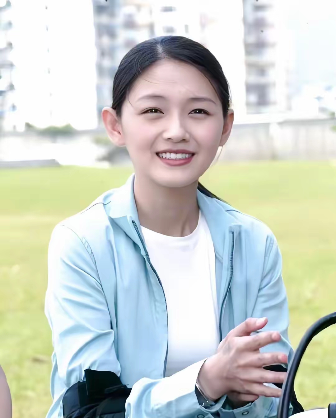 大 s 17 岁以歌曲《十分钟的恋爱》成名