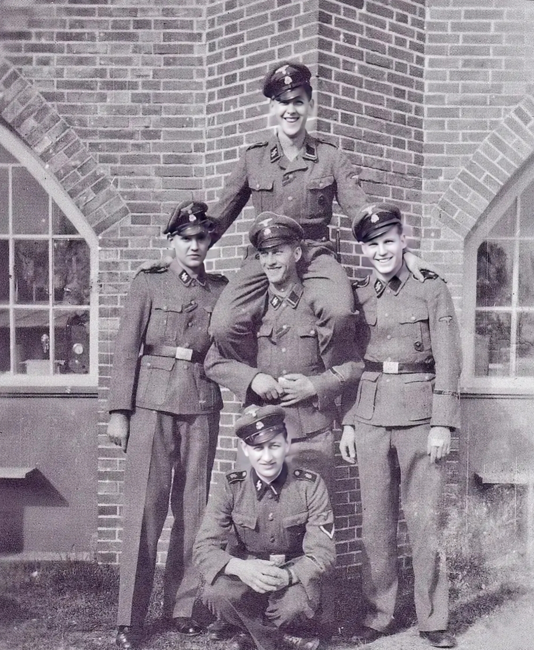 二战德军党卫军第1警卫旗队师的5名士兵!