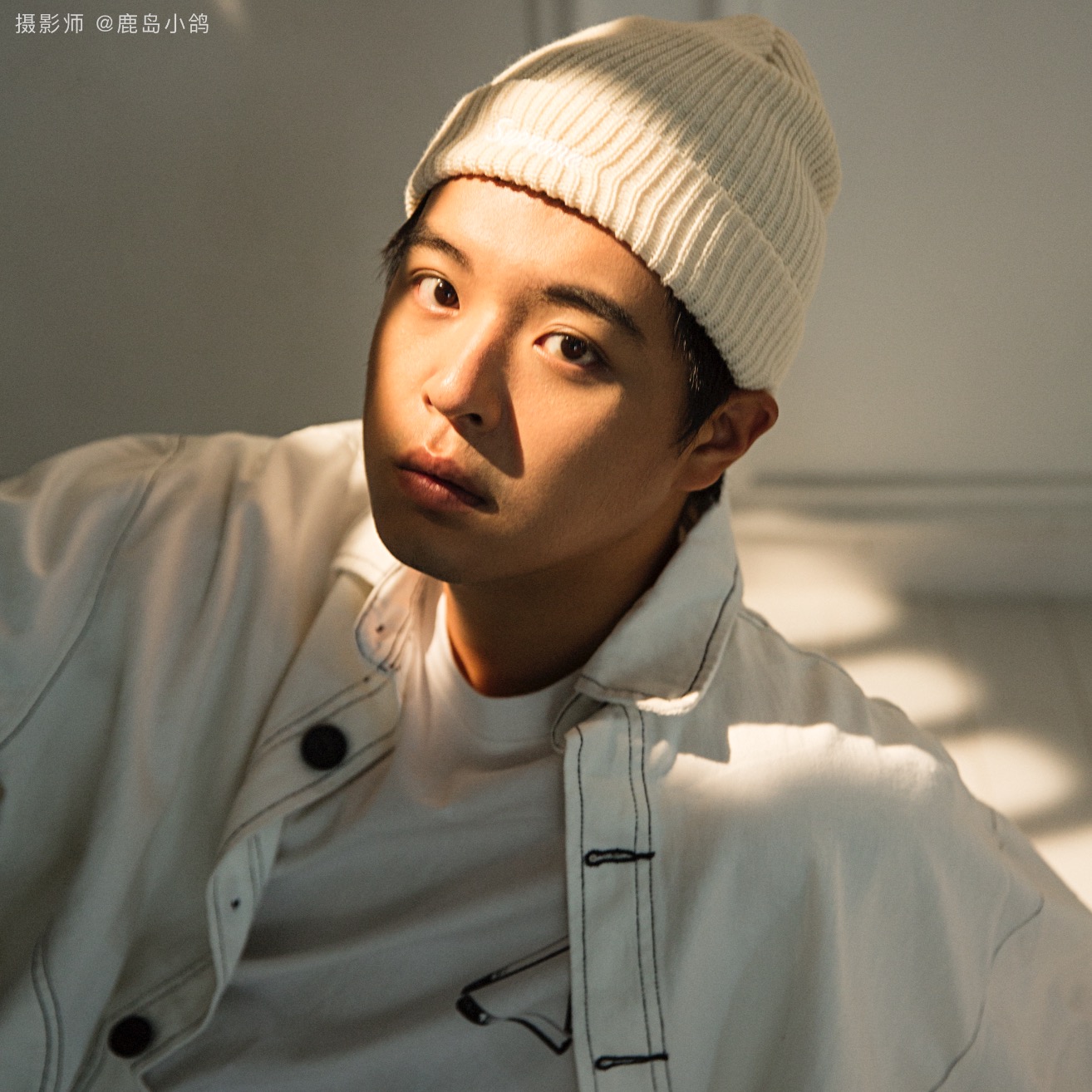 《南山南》是由中国内地民谣歌手马頔演唱的一首歌曲,这首歌收录在他