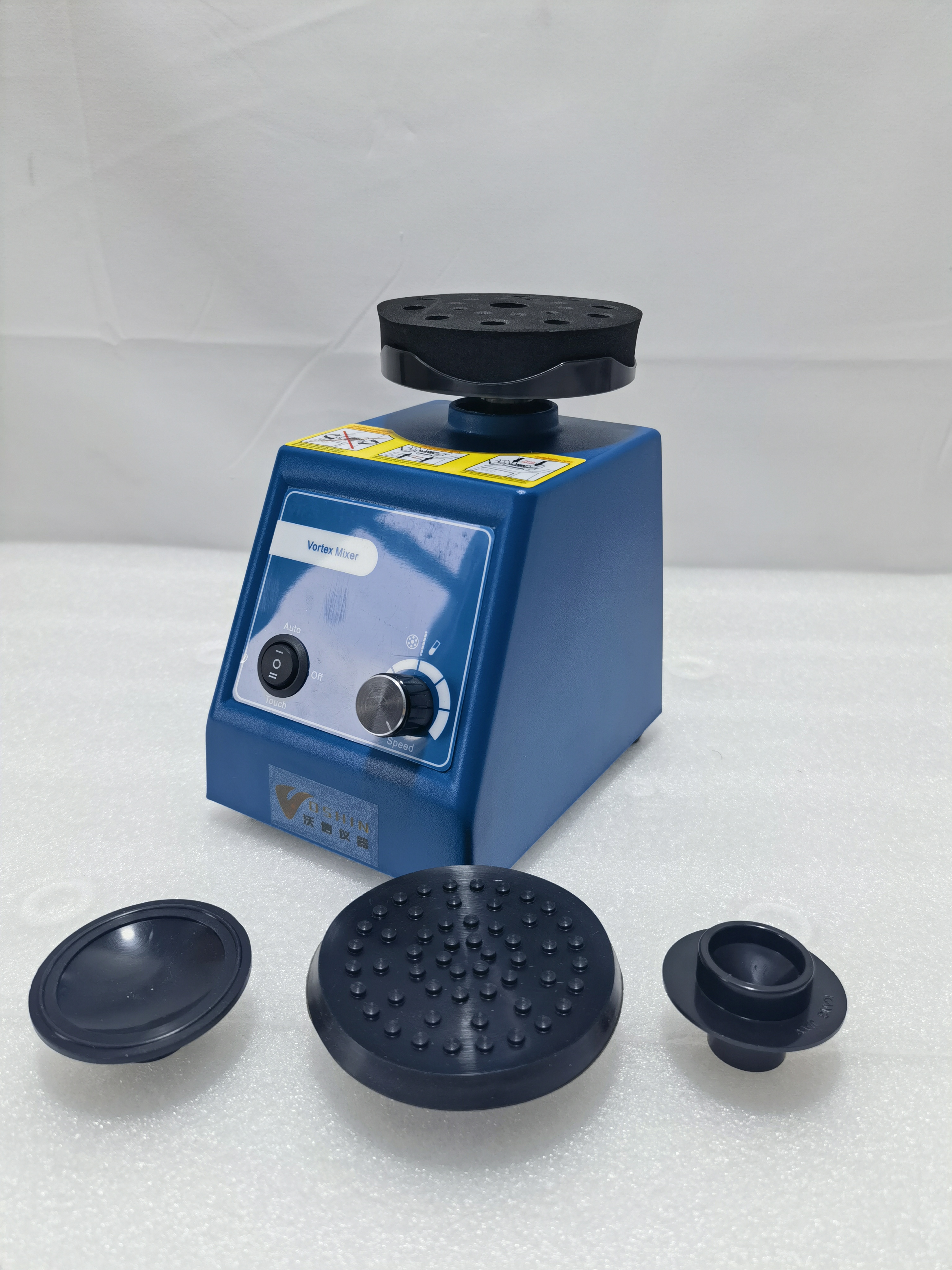 今天用沃信xh-d型漩涡混合器做了个小实验,看着它以神奇的原理将液体