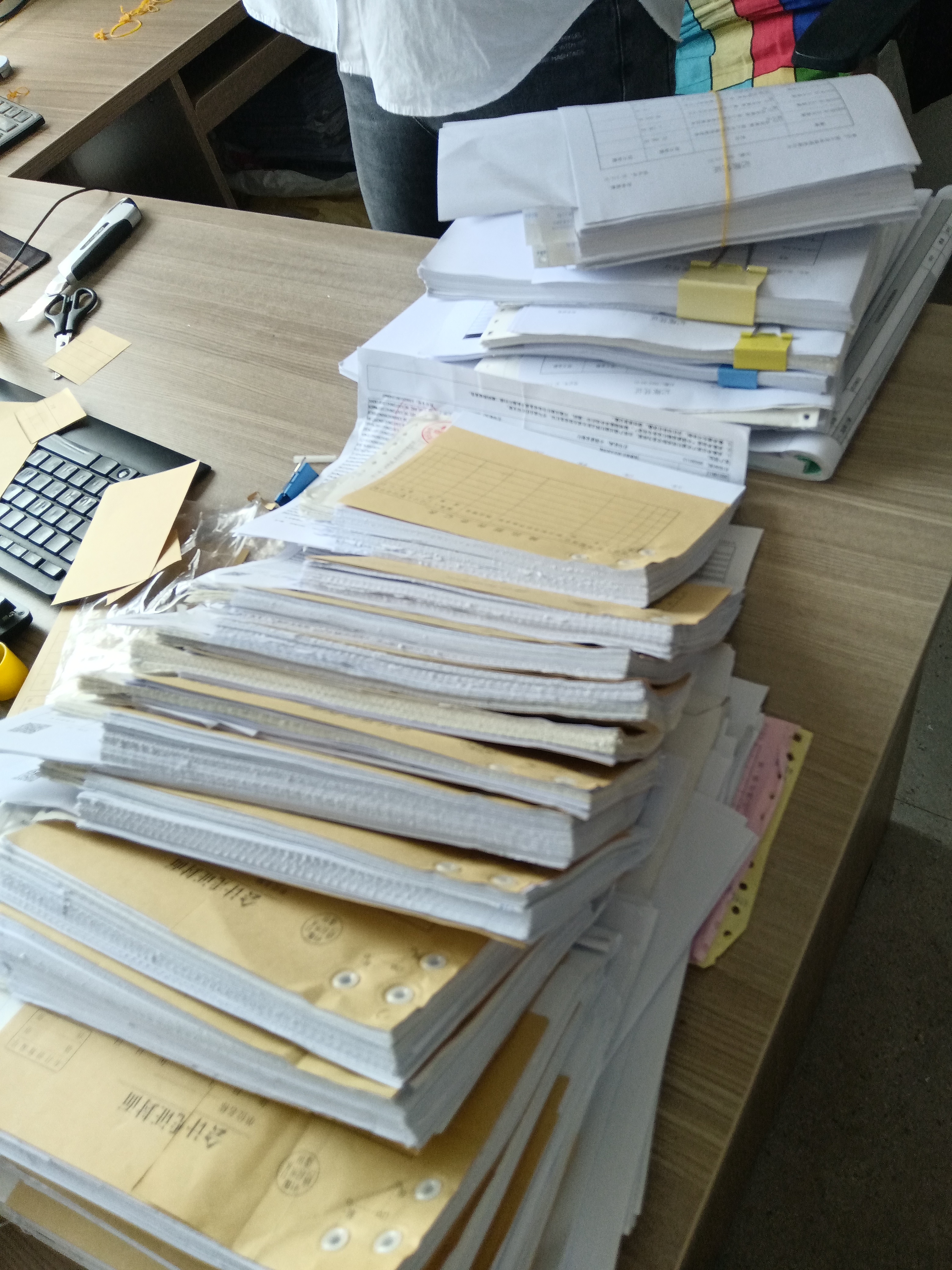 友友们,从事财务工作,一个月都多少工资?单休还是双休?