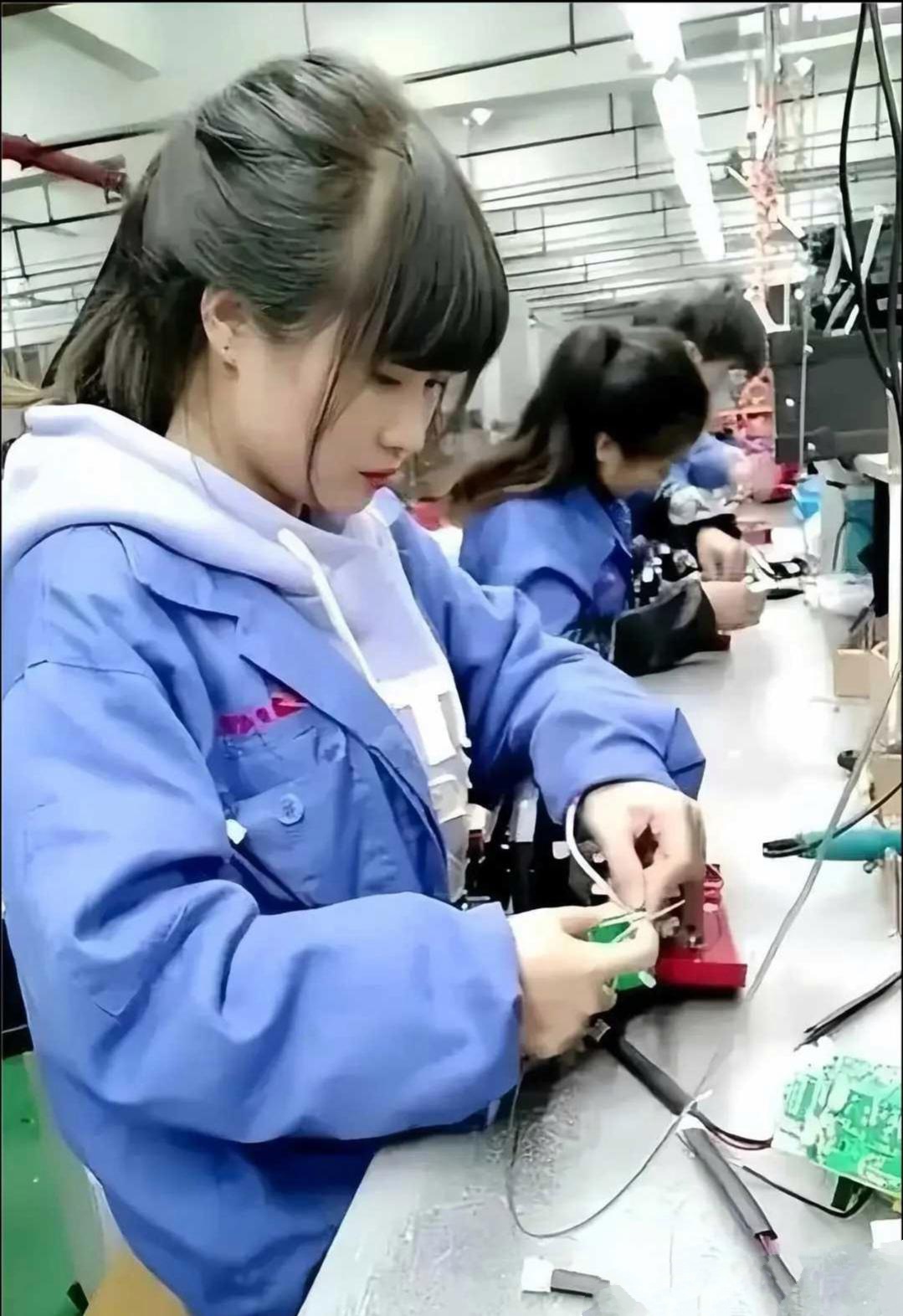 注塑工厂 女孩子图片