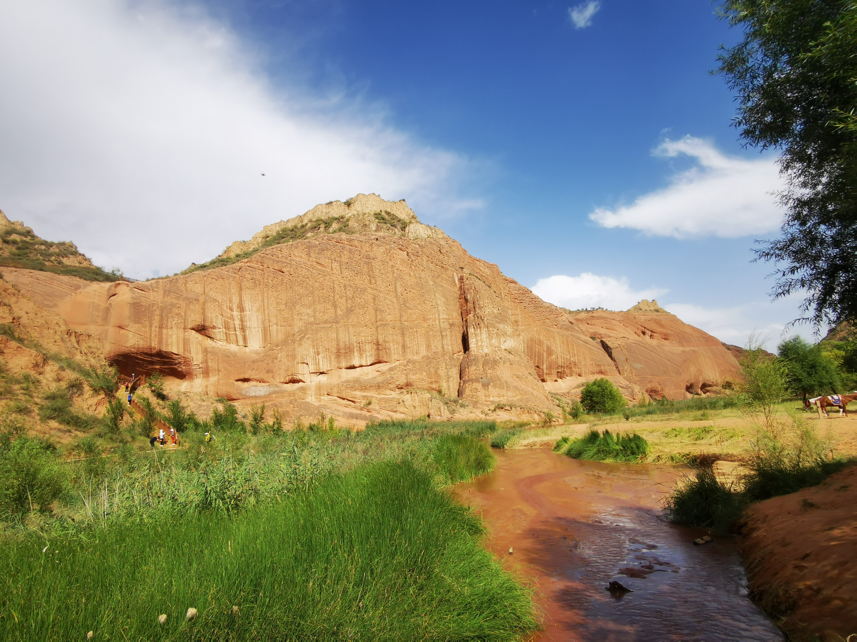 陕西拨浪鼓景区,上午行车走高速,中午到榆林靖边拨浪鼓景区,游览四