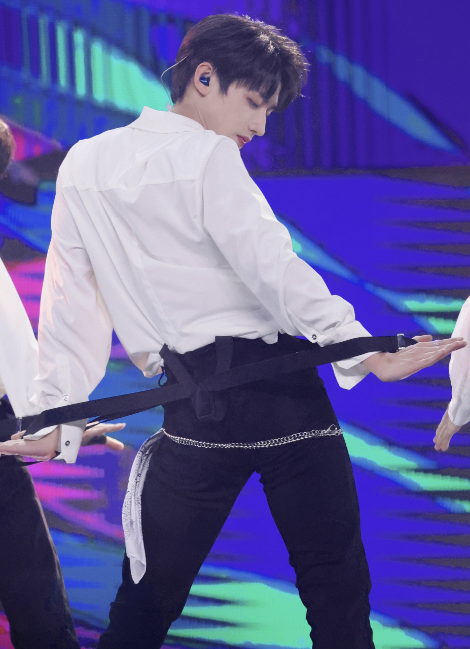 朱志鑫# 现在tf家族的小孩儿跳舞这么sexy吗[打call][打call]