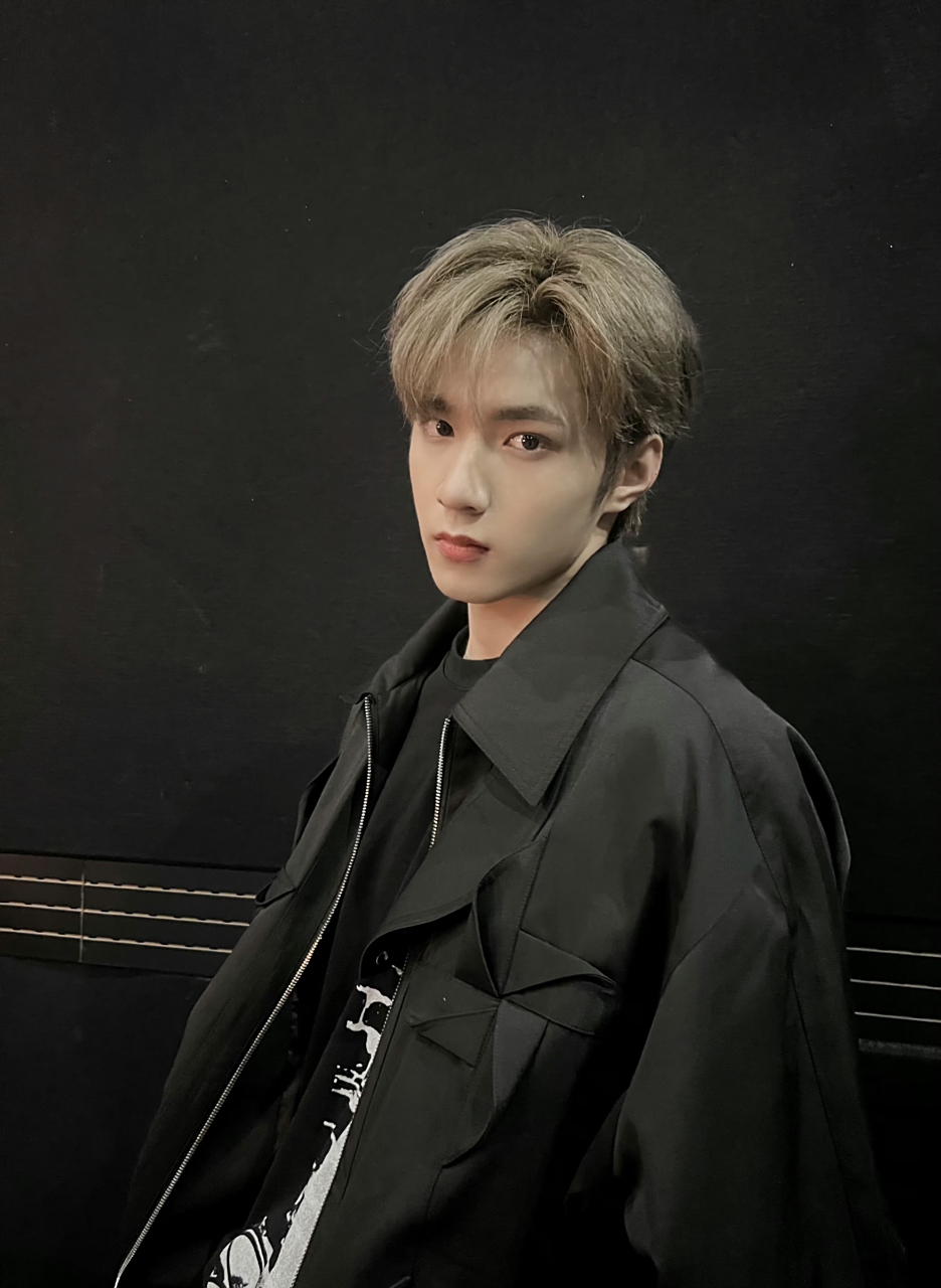 刘耀文# 他们很耀眼,而你是唯一