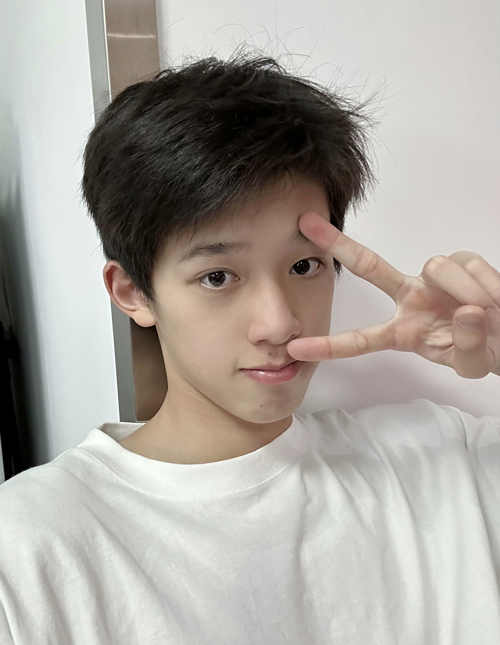 官俊臣# 自从看了他的"哎呀呀"视频,再也无法直视